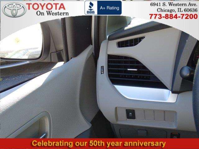 2017 Toyota Sienna LE